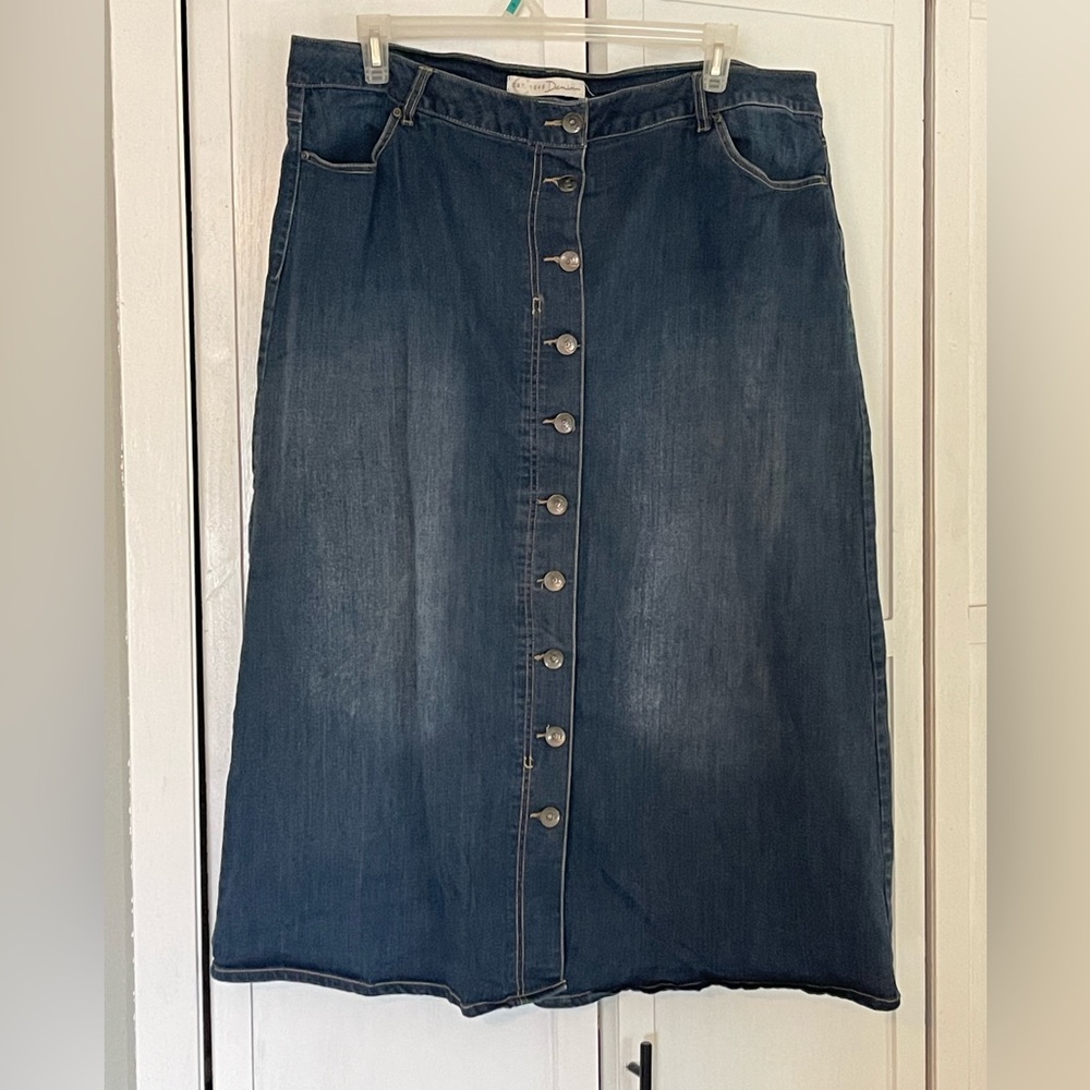Cato Button-Front Dark Wash Long Denim Skirt - Women size 20W